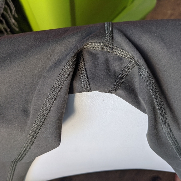 Wunder Under High rise Legging - Picture 3 of 5